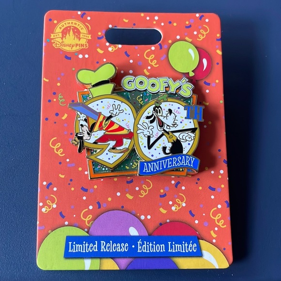 Goofy 90th Anniversary Pin - Picture 1 of 2